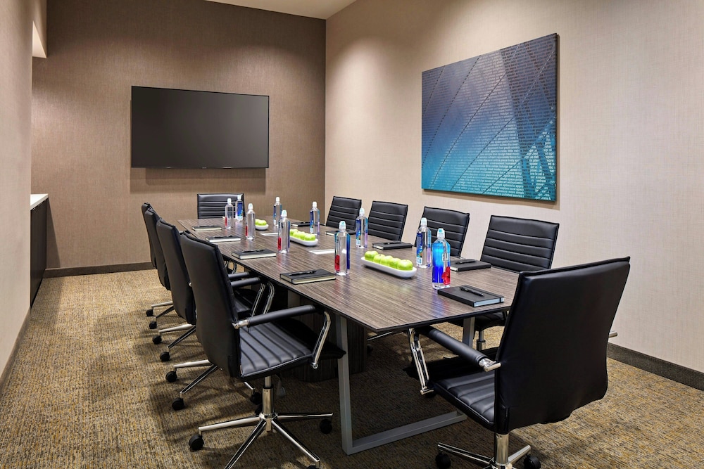 SpringHill Suites by Marriott Los Angeles Downey - photo 34
