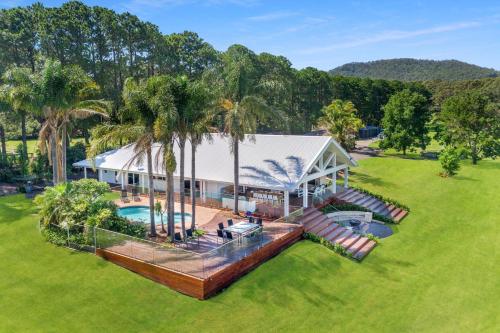 Whispering Pines Berry and Surrounds — carbon neutral stay, Berry