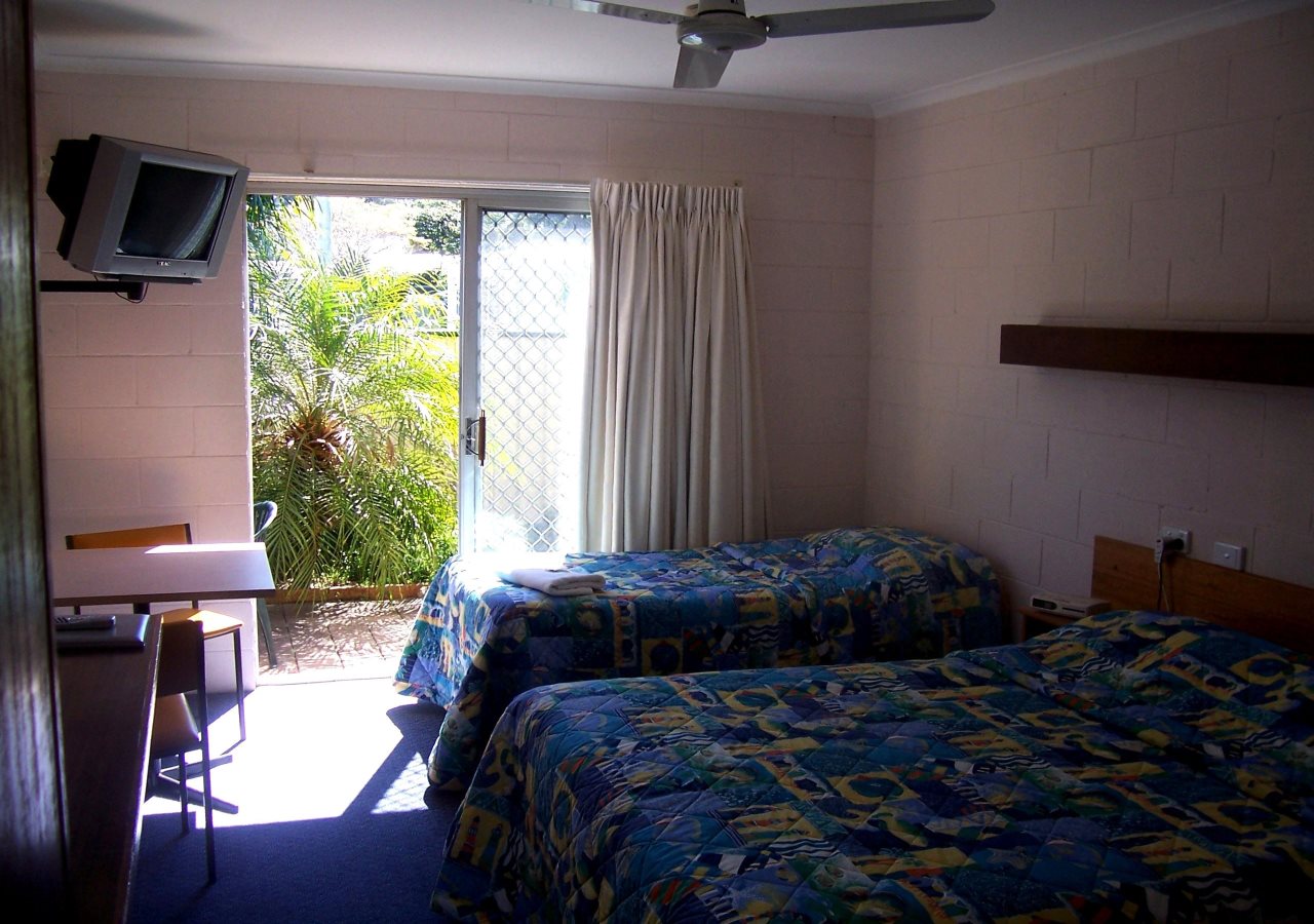 Corlette Palms Motor Inn - carbon neutral hotel in Corlette