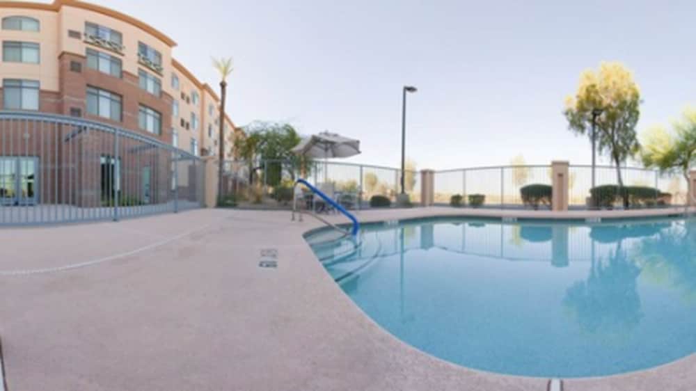Holiday Inn & Suites Goodyear West Phoenix Area by IHG - photo 35