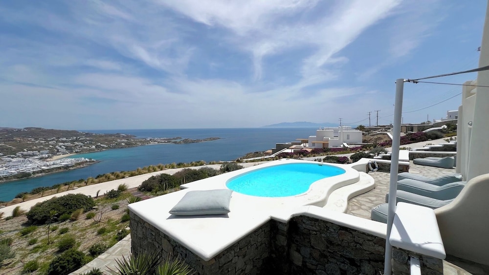 Psarou Summer Villa Mykonos — 4-Star Luxury Hotel in Mykonos, Greece