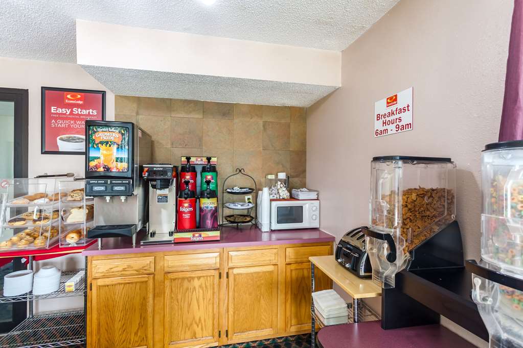 Econo Lodge Lincoln - photo 40