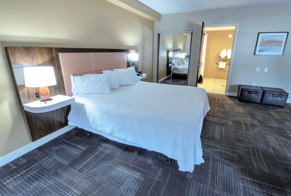 Hampton Inn & Suites Chesapeake Battlefield Blvd. - photo 11