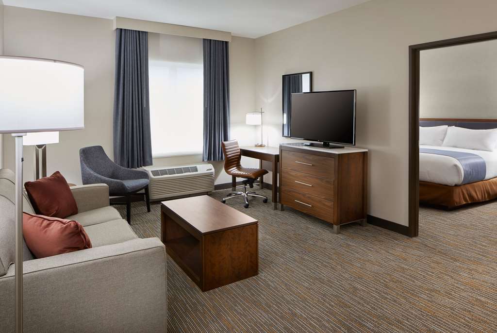 Wingate by Wyndham Hurricane WV - photo 14