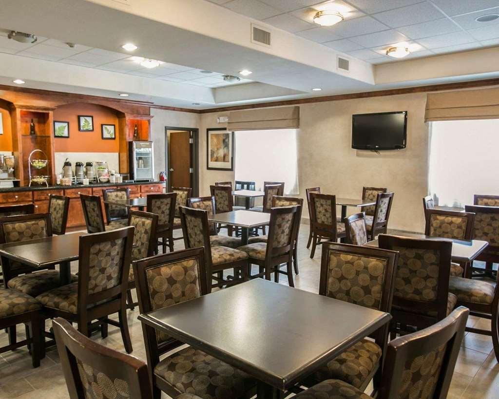 Sleep Inn & Suites Highway 290 NW Freeway - photo 35