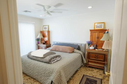 7 Bedroom Home With Fenced Yard
