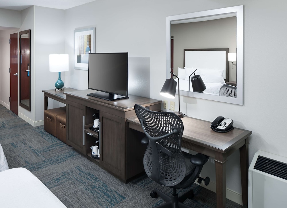 Hampton Inn St. Louis Downtown at the Gateway Arch - photo 17