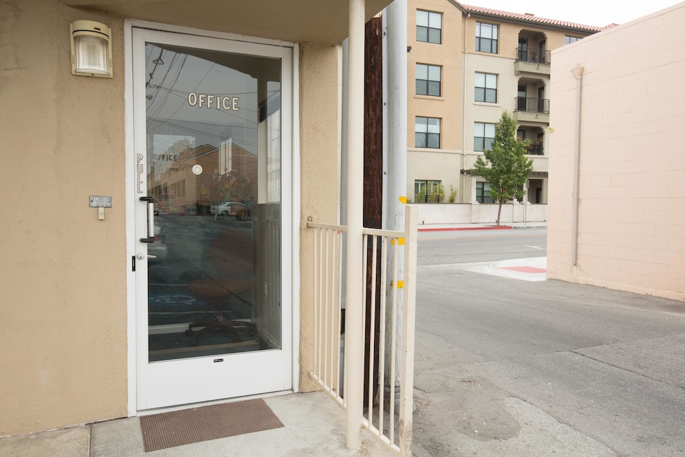 San Carlos Inn - photo 15