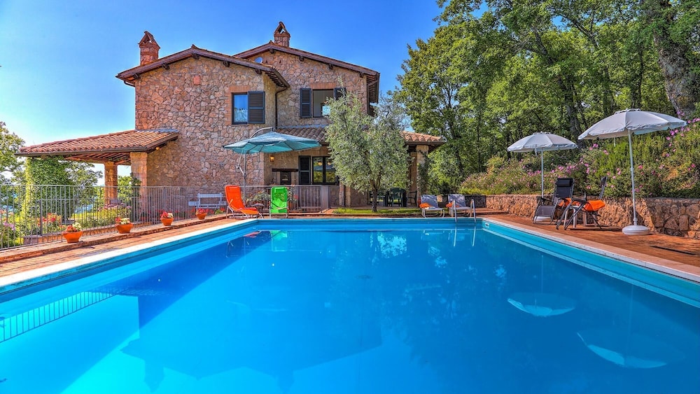 Tr a691 basc0at Villa Poggio Verde 6 — 4-Star Luxury Hotel in Baschi, Italy