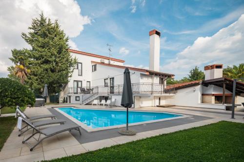 Villa Marty with Private Pool and Jacuzzi — 4-Star Luxury Hotel in Porec, Croatia