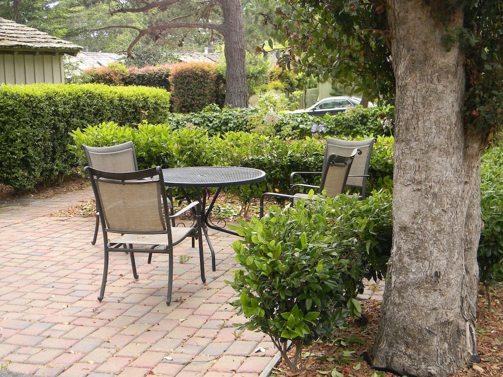 Carmel Resort Inn - photo 105