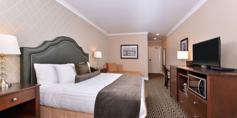 Majestic Inn & Spa - photo 17