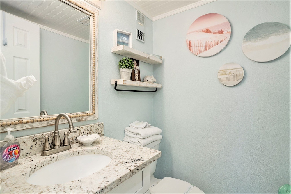1201 Waters Edge Resort 3 Bedroom Condo by RedAwning - photo 16
