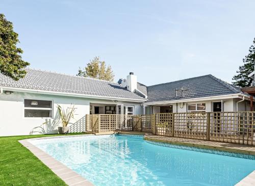 Kiefern Haus Main House — 4-Star Luxury Hotel in Cape Town, South Africa