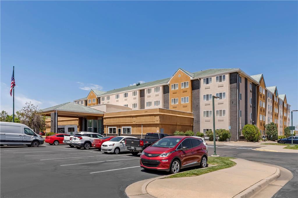 Quality Inn & Suites Denver Airport Gateway Park - photo 2