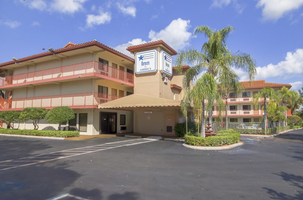 Inn of America Palm Beach Gardens - photo 2