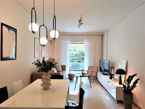 Vouliagmeni Iasonos Residence Central Stylish Flat — 4-Star Luxury Hotel in Athens, Greece