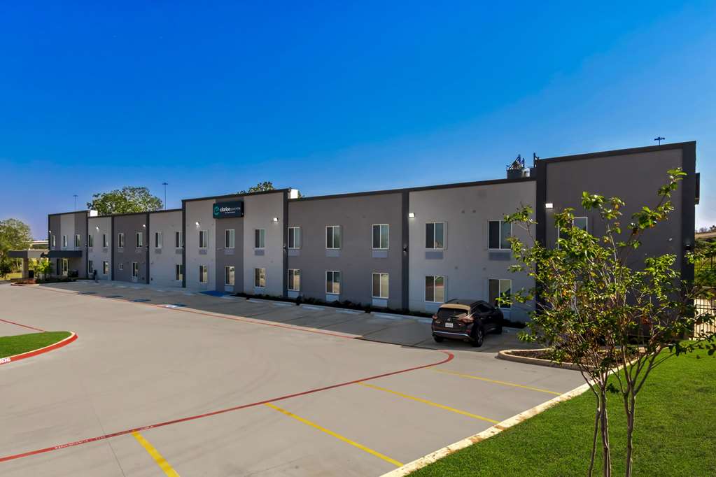 Clarion Pointe Fort Worth East Arlington in Fort Worth, United States
