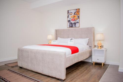 Capital M Luxury 1br by BednBeyond Eagle Westlands Nairobi with a Pool and City View