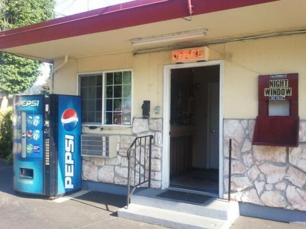 Aaron Motel - photo 11