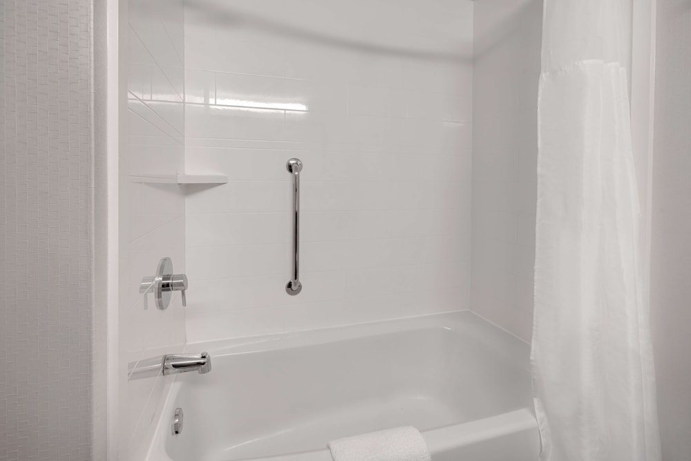 Hampton Inn Hot Springs - photo 25