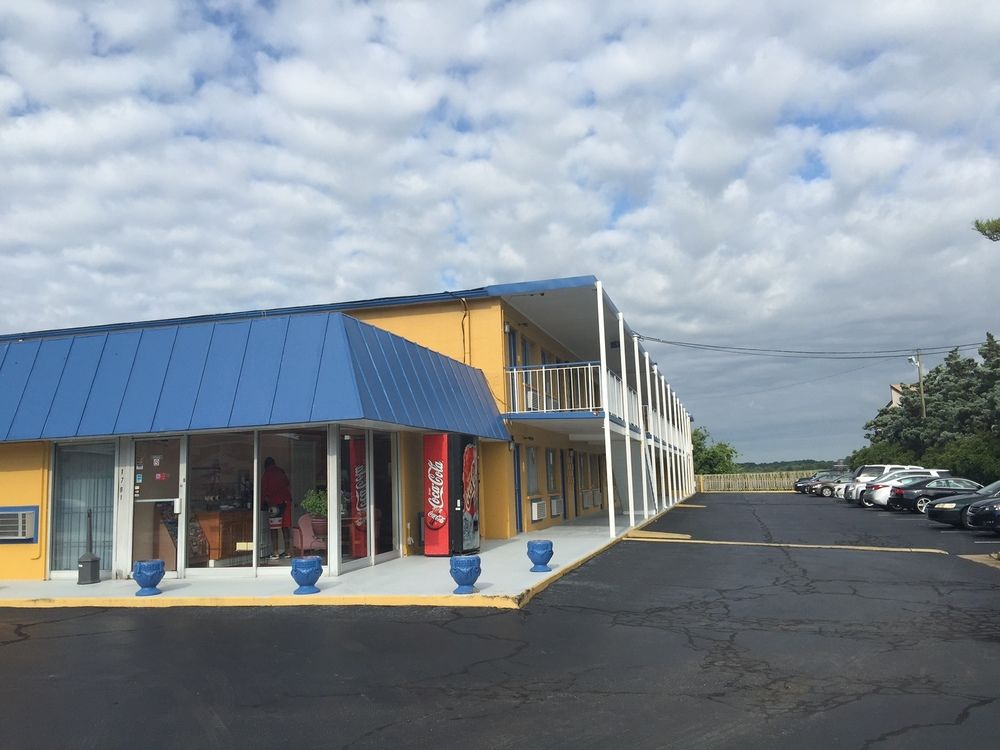 Belmont Inn Suites — Hampton