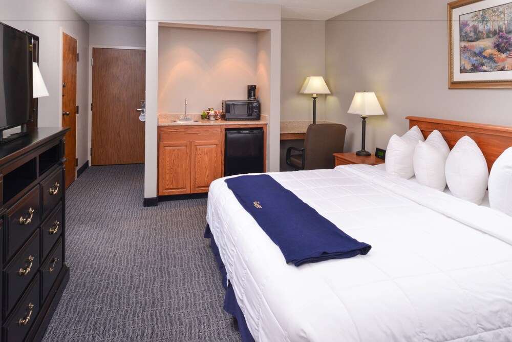 New Victorian Inn & Suites - photo 12