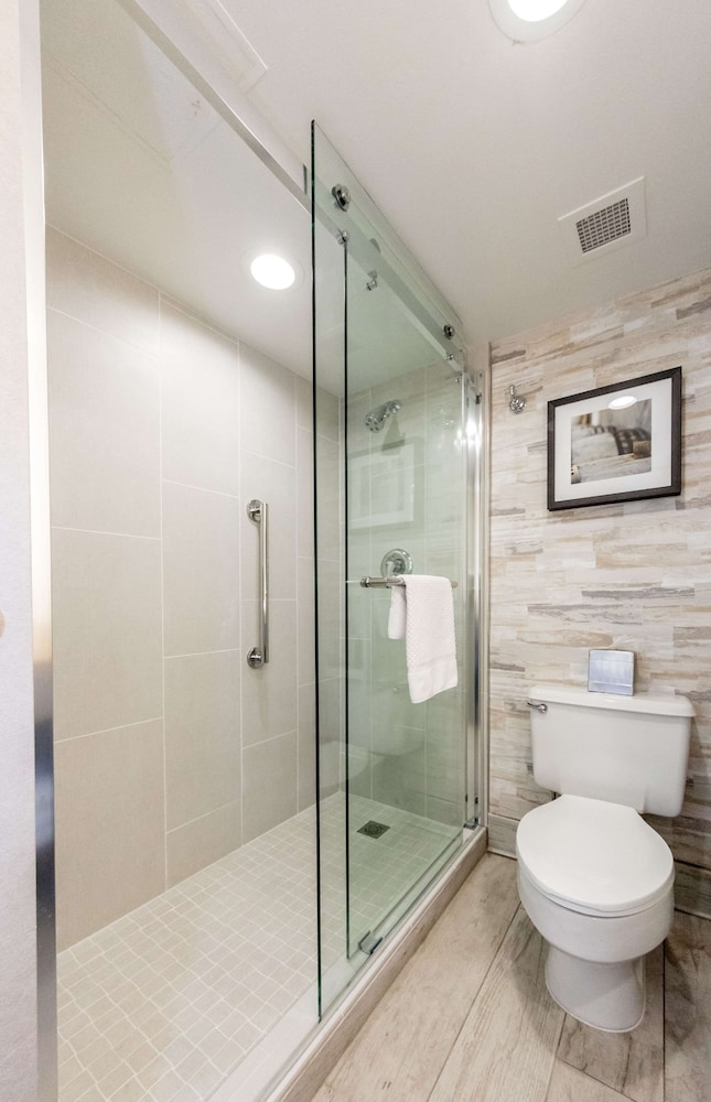 Embassy Suites by Hilton Lexington Green - photo 42
