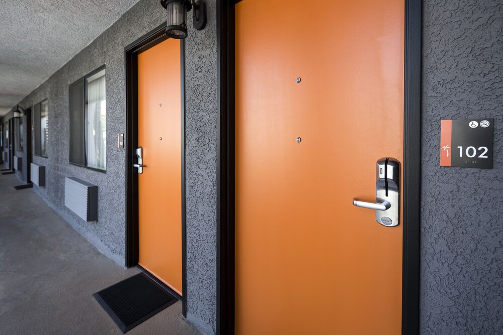 Canoga Hotel - photo 20