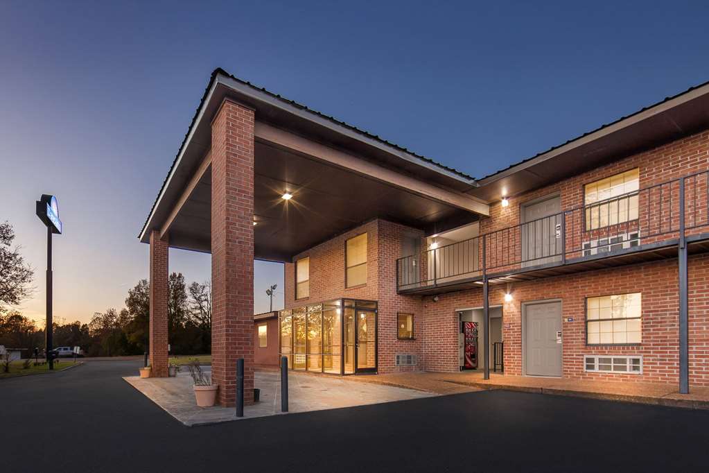 Days Inn by Wyndham Brownsville - photo 6