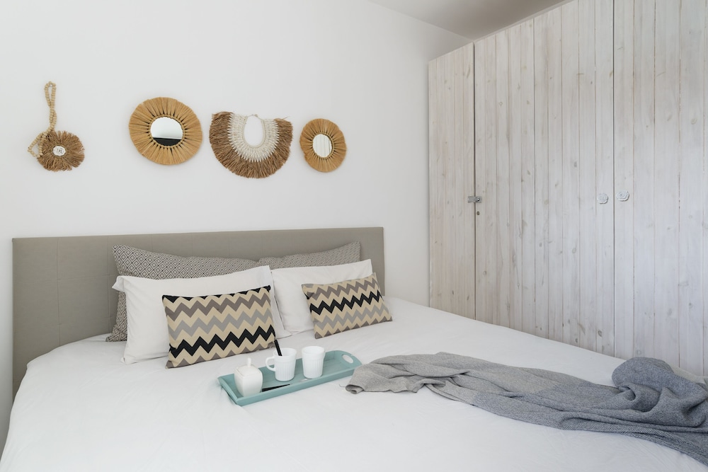 Beach House Style Condo & Pool — 4-Star Luxury Hotel in Tel Aviv, Israel