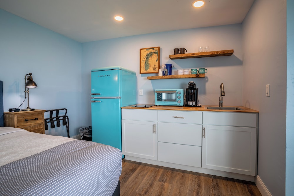 Beachfront Inn - photo 44