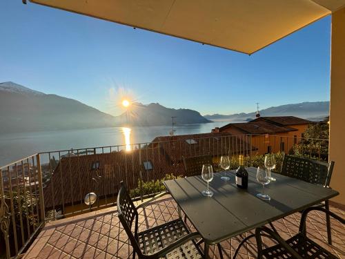 Casa Ole Swimming Pool and Lake View Larihome A42 — 4-Star Luxury Hotel in San Siro, Italy