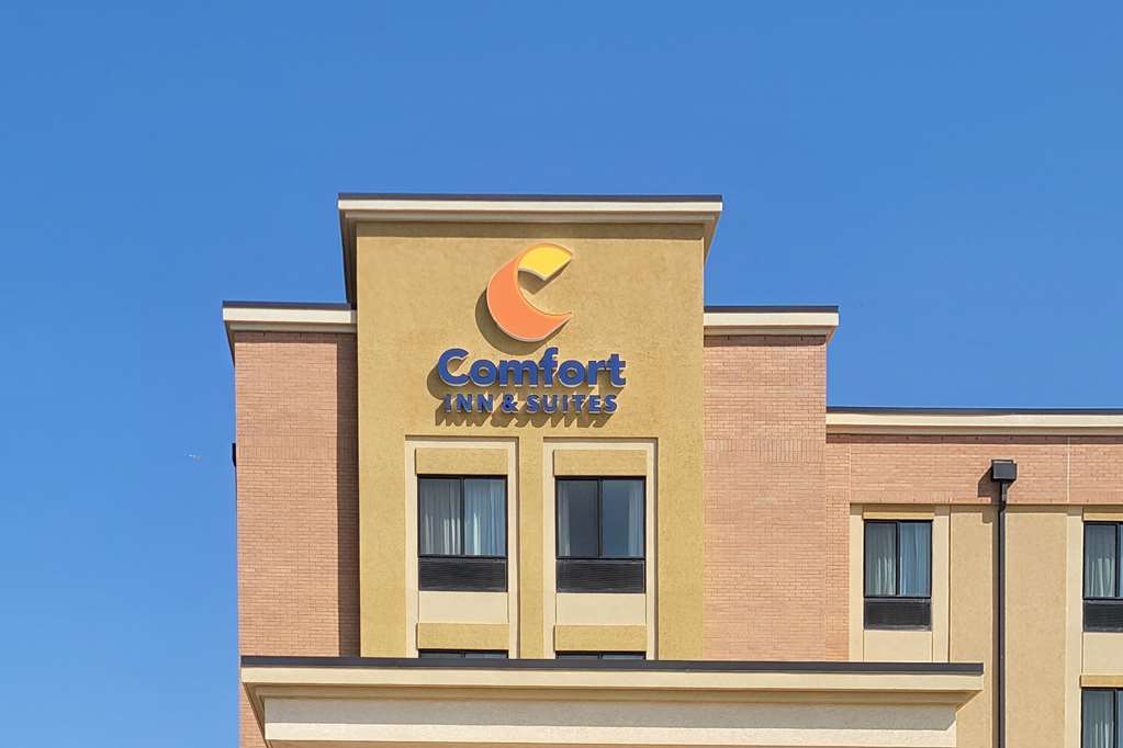 Comfort Inn & Suites Watford City — hotel in Watford City