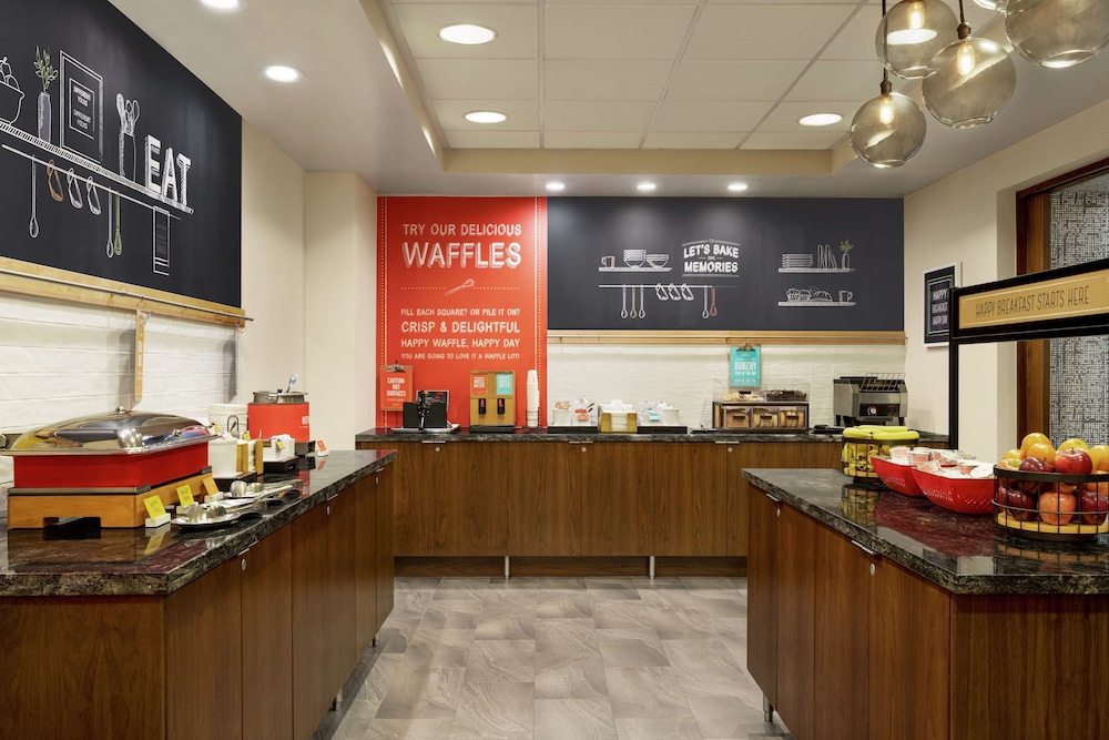 Hampton Inn & Suites Tacoma Puyallup - photo 25