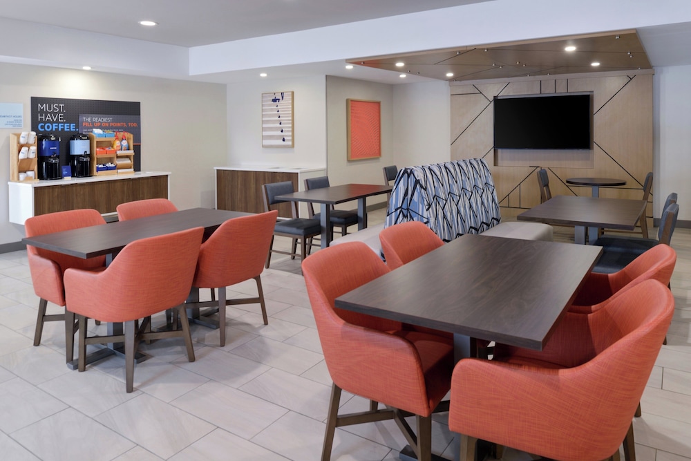 Holiday Inn Express Hotel and Suites Marysville by IHG - photo 66