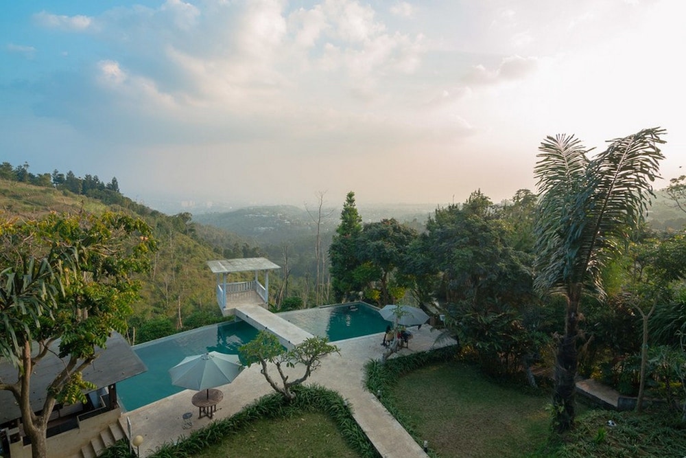 RedDoorz Resort @ Lembang 2 in Lembang, Indonesia