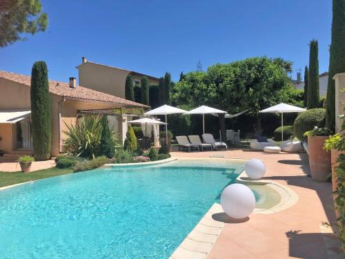 La Sarrazine — hotel in Les Mees