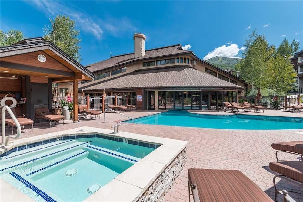 Bear Lodge Trappeur's Crossing Resort - photo 7