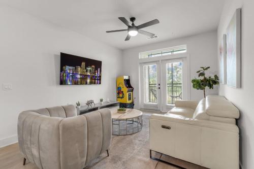 Tropical Hideaway Amazing 3 Bed Oasis with Pool — 4-Star Luxury Hotel in Apollo Beach, United States