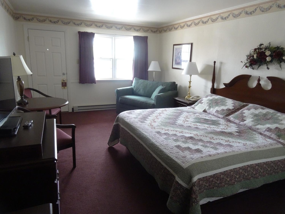 Amish Country Motel - photo 13