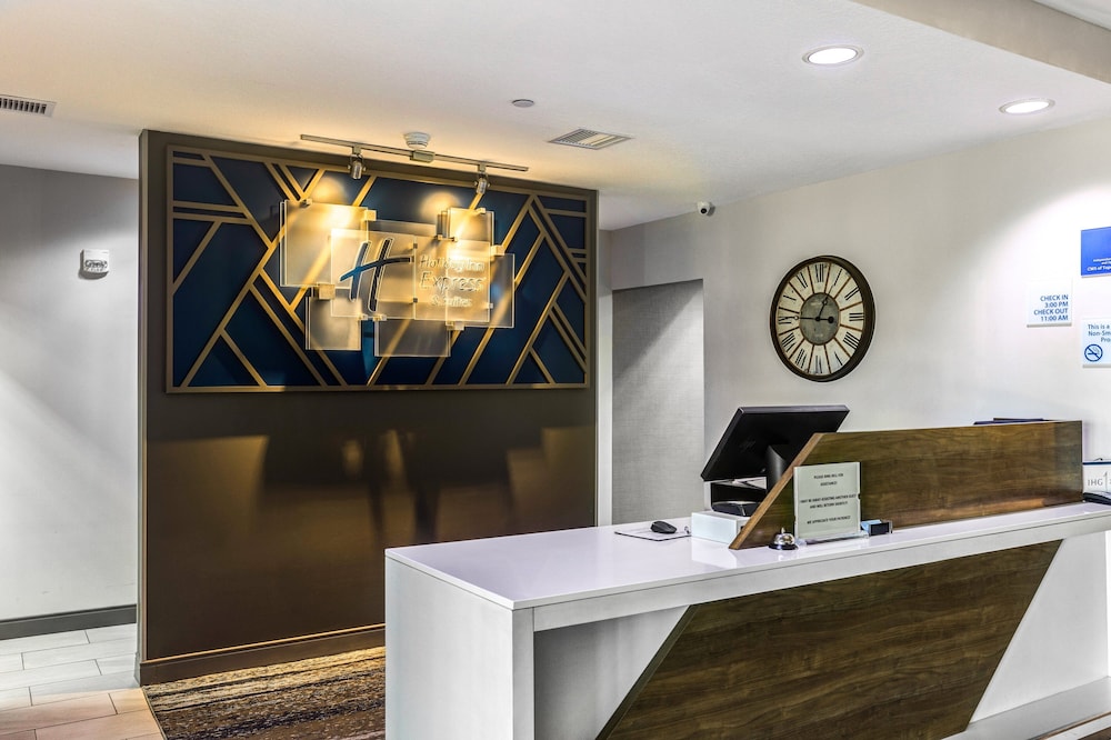 Holiday Inn Express Salinas by IHG - photo 36