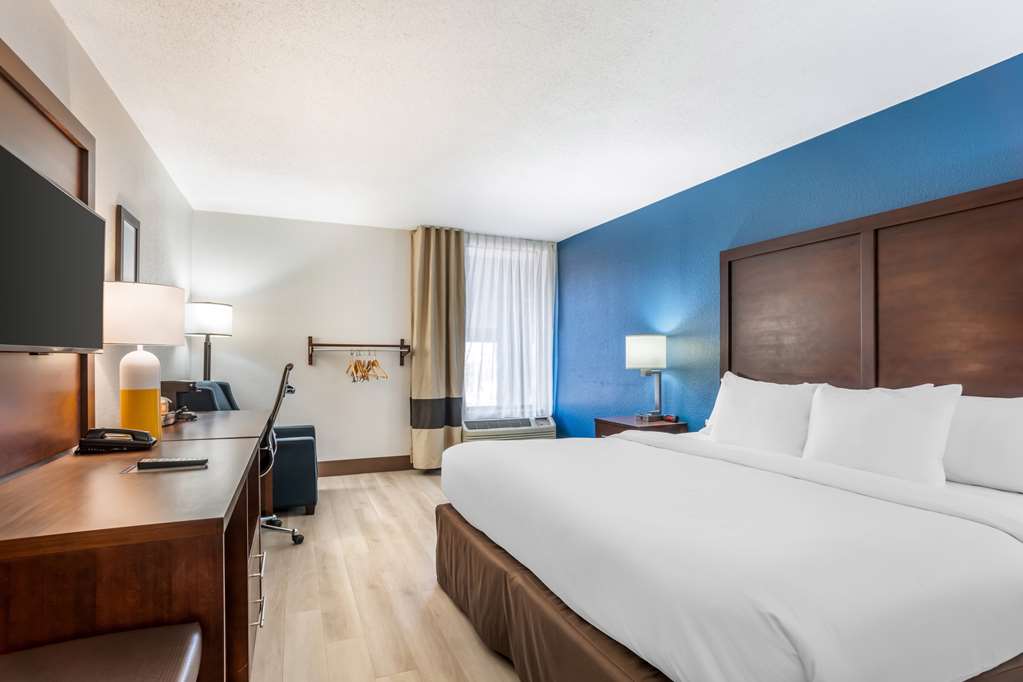 Comfort Inn Charlotte Airport Uptown - photo 16
