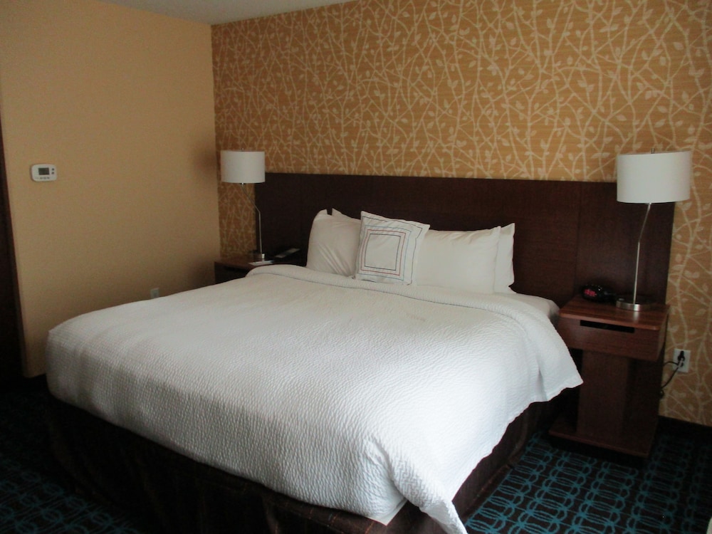 Fairfield Inn & Suites Fremont - photo 9