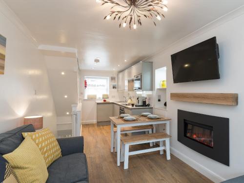 One Beckside Cottage — 4-Star Luxury Hotel in Saltburn-By-The-Sea, United Kingdom