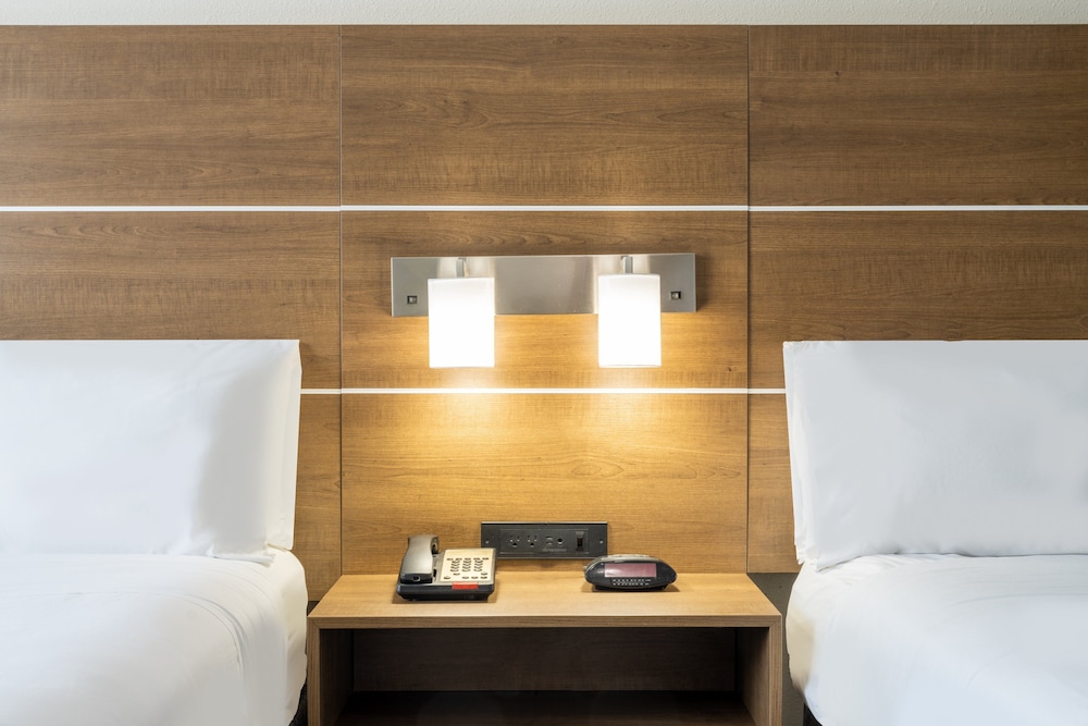 Holiday Inn Express & Suites Dallas East Fair Park by IHG - photo 11