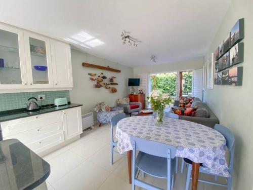 Kalk Bay Stylish 2Bed with Private Deck & Seaviews 10 SJT