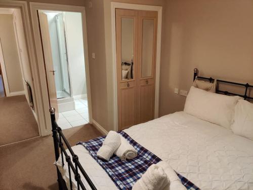 Next to the Palace and Royal Mile with parking in Edinburgh, United Kingdom