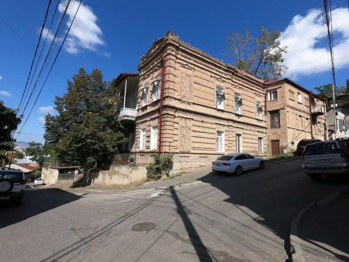 Matisse apartment in old Tbilisi