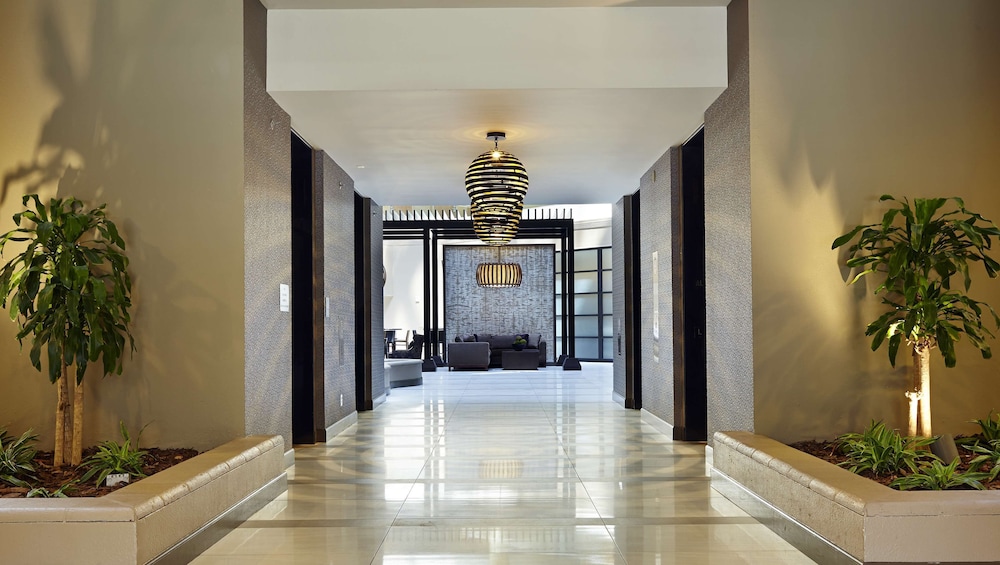 Embassy Suites by Hilton Crystal City National Airport - photo 6